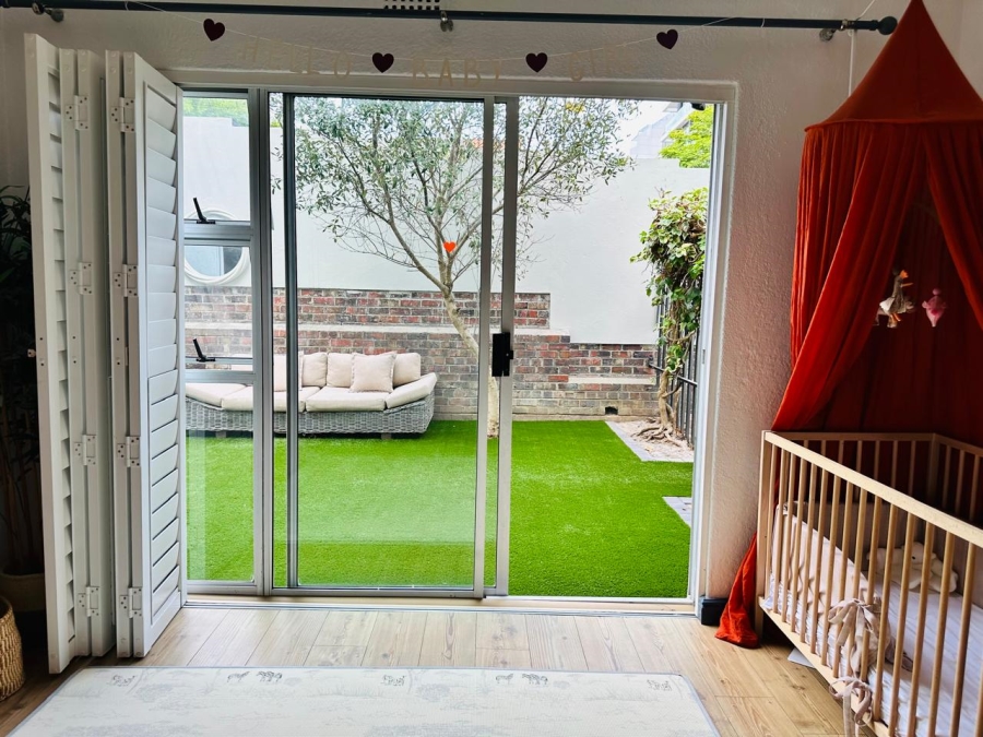 3 Bedroom Property for Sale in Sea Point Western Cape